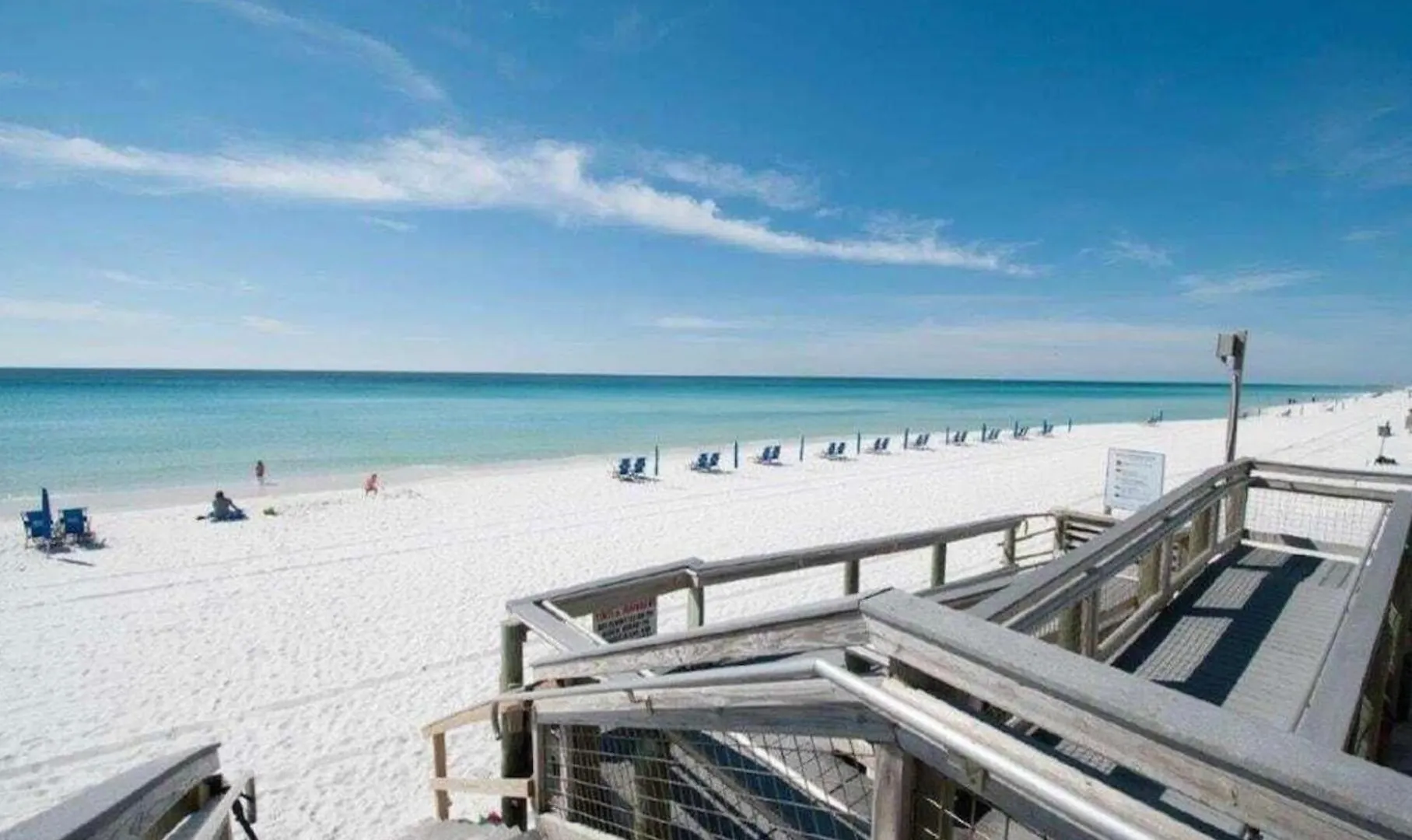 1033 - Shoreline Towers Beachfront Condo Free Beach Setup Destin